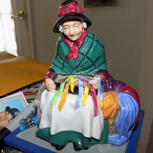 VINTAGE ROYAL DOULTON SILKS & RIBBONS HN2017 FIGURINE DATED 1948